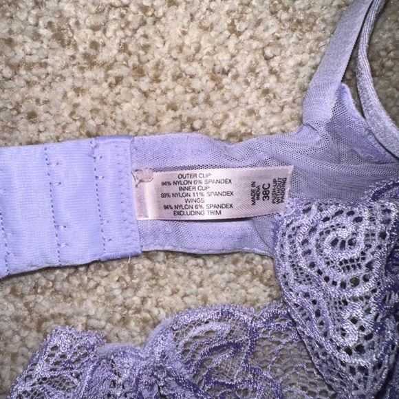 Victoria's Secret VS Very Sexy Push-up Without padding bra 38C - Picture 2 of 3